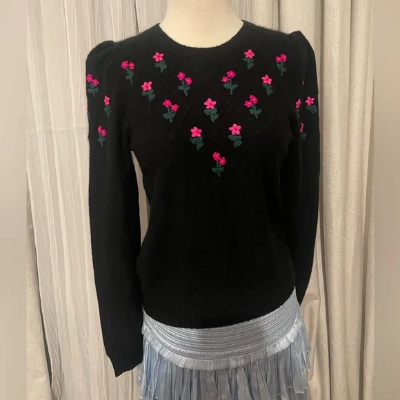 Aqua Cashmere black sweater with beautiful hot pink flowers size XS - Picture 2 of 8